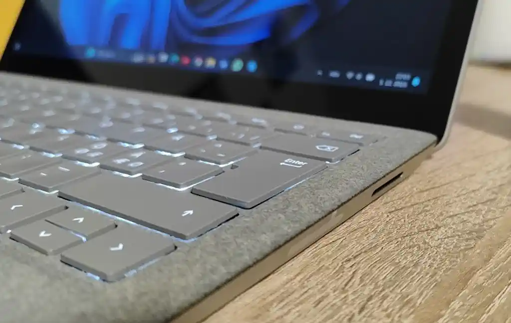 Alcantara materijal